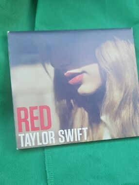 🌟3/$25🌟 Taylor Swift - Red Cd